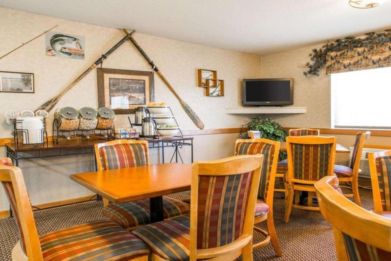 Quality Inn Айрънууд Екстериор снимка