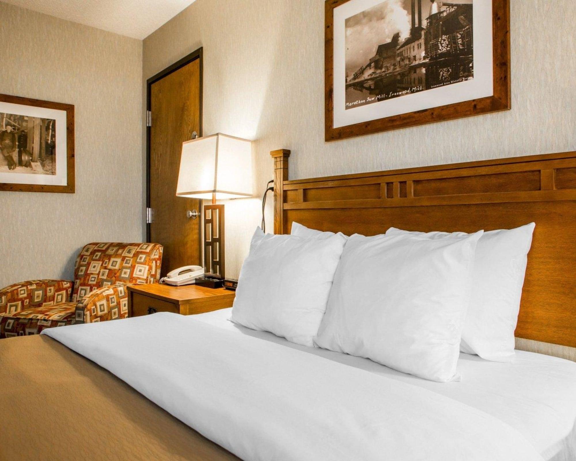 Quality Inn Айрънууд Екстериор снимка