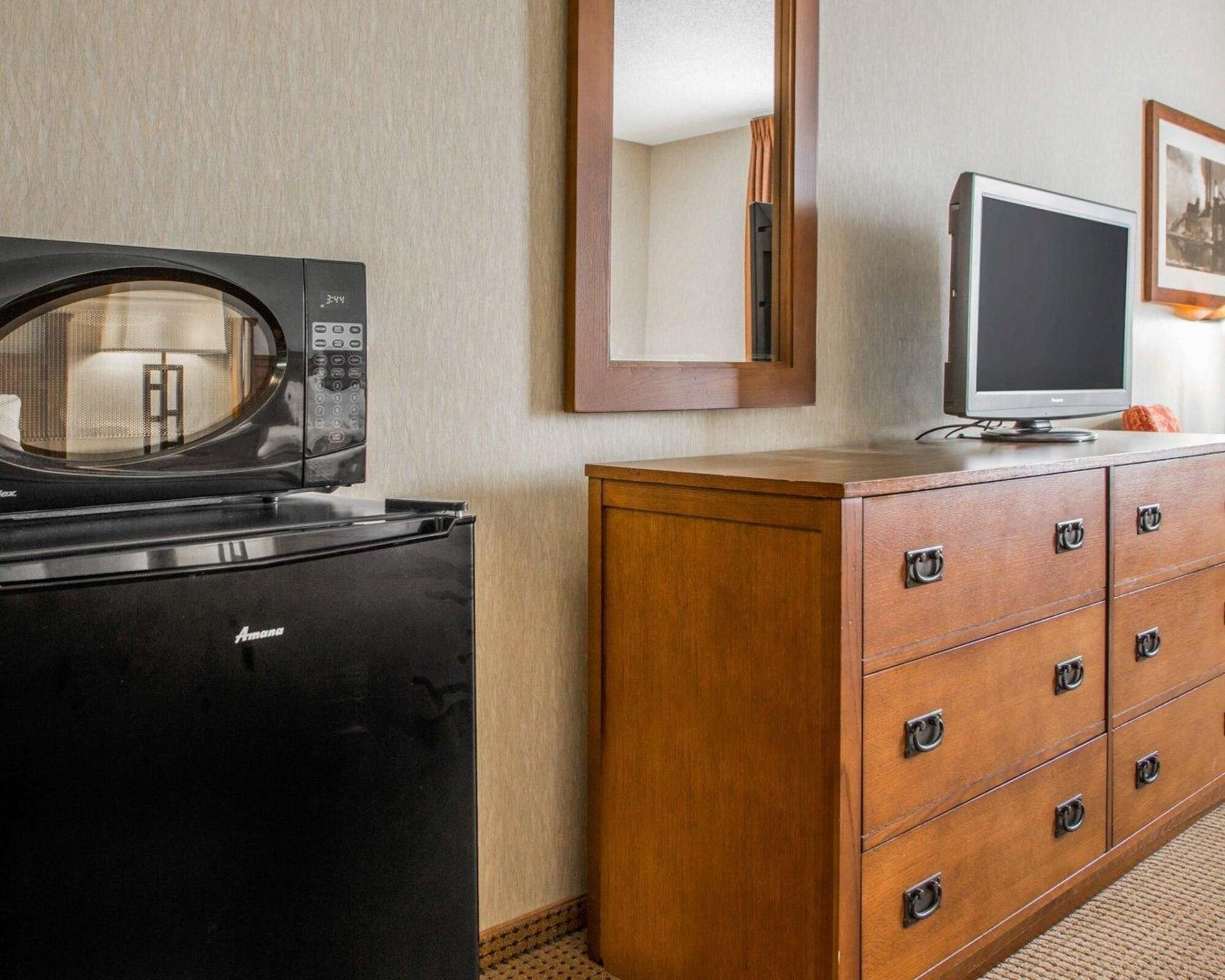Quality Inn Айрънууд Екстериор снимка