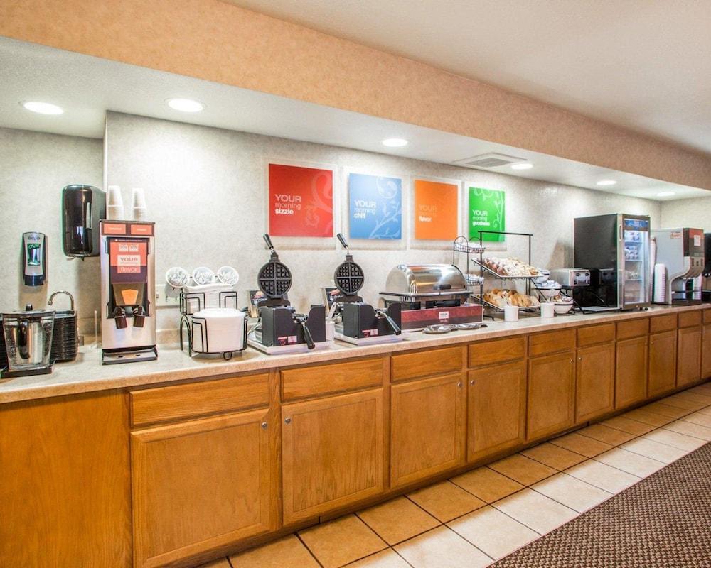 Quality Inn Айрънууд Екстериор снимка