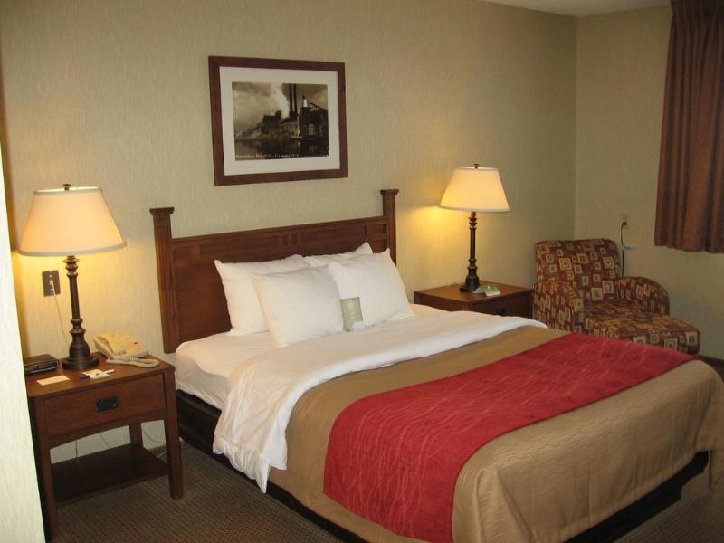 Quality Inn Айрънууд Екстериор снимка