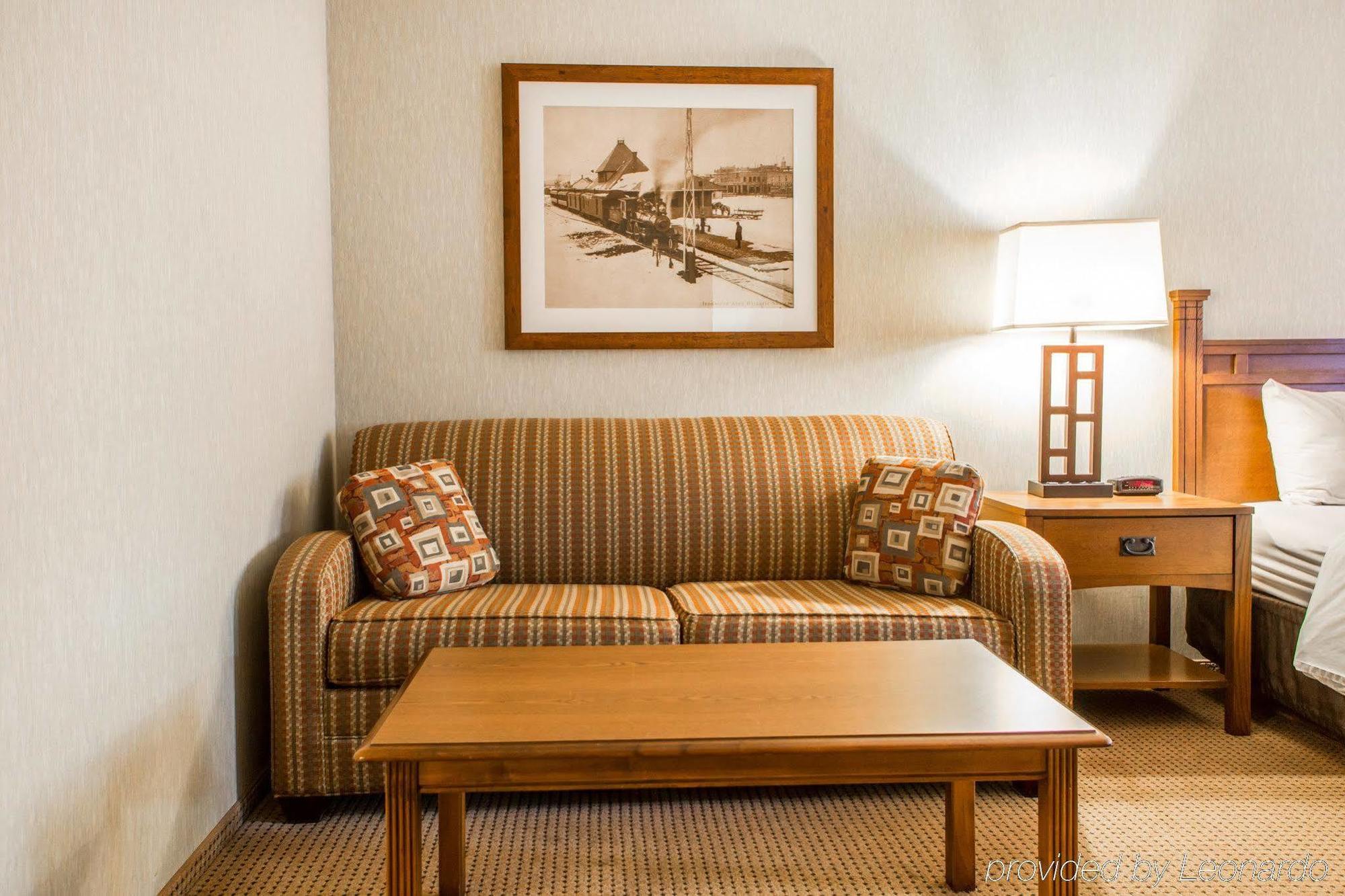 Quality Inn Айрънууд Екстериор снимка
