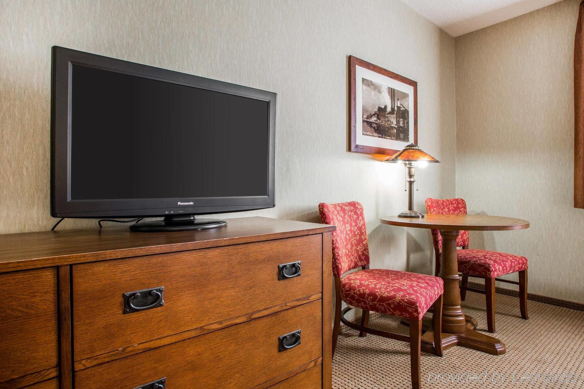 Quality Inn Айрънууд Екстериор снимка